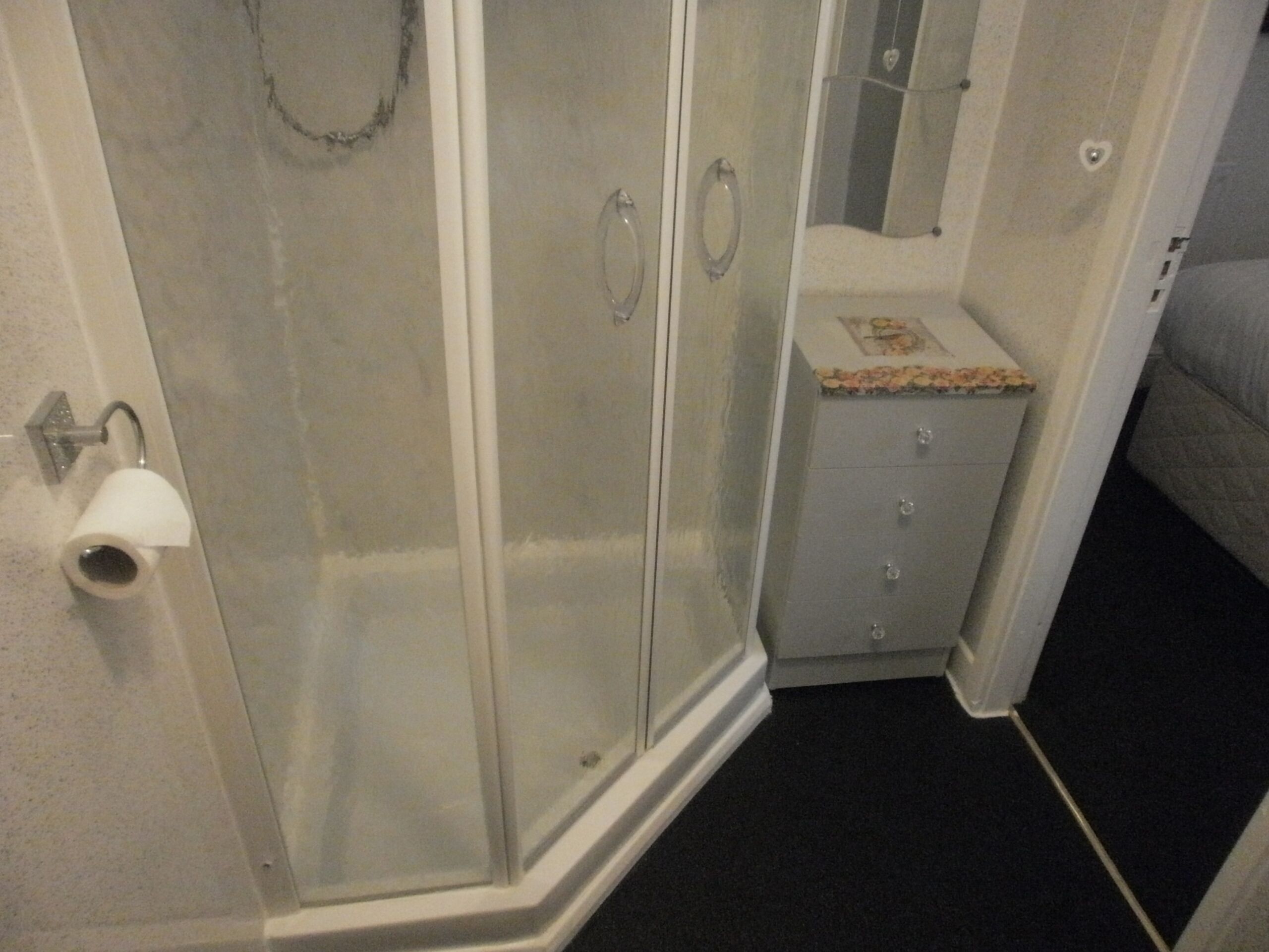 standard double room, ensuite (room 5.) | bathroom
