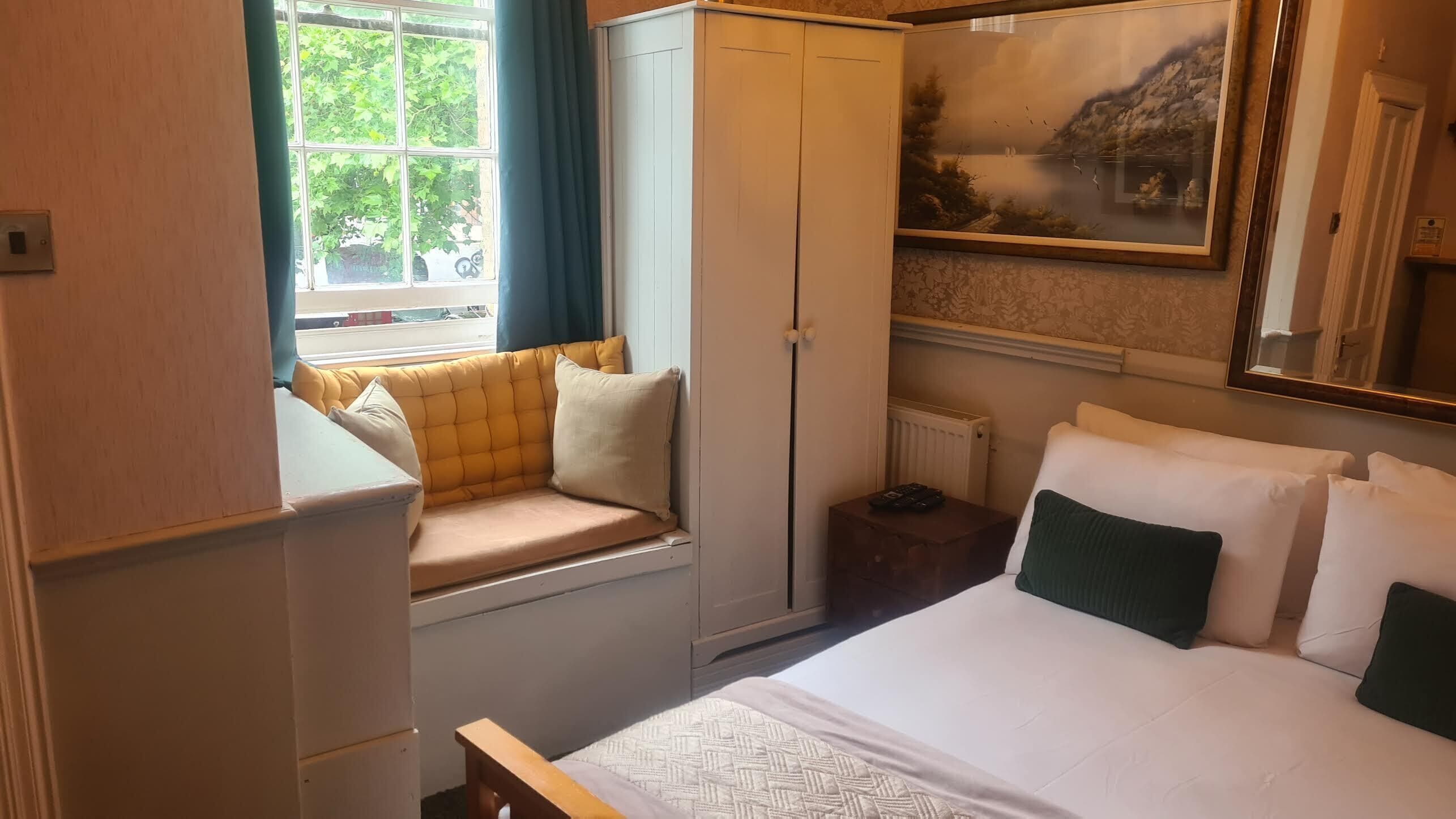 Double Room, Ensuite (Catherine)