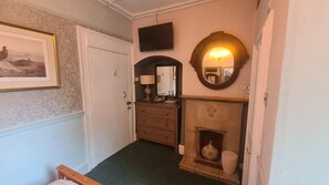 Double Room, Ensuite (Catherine) - Kings Boutique Hotel (London)
