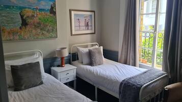 Twin Room, Ensuite (Victoria)