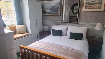 Double Room, Ensuite (Catherine)