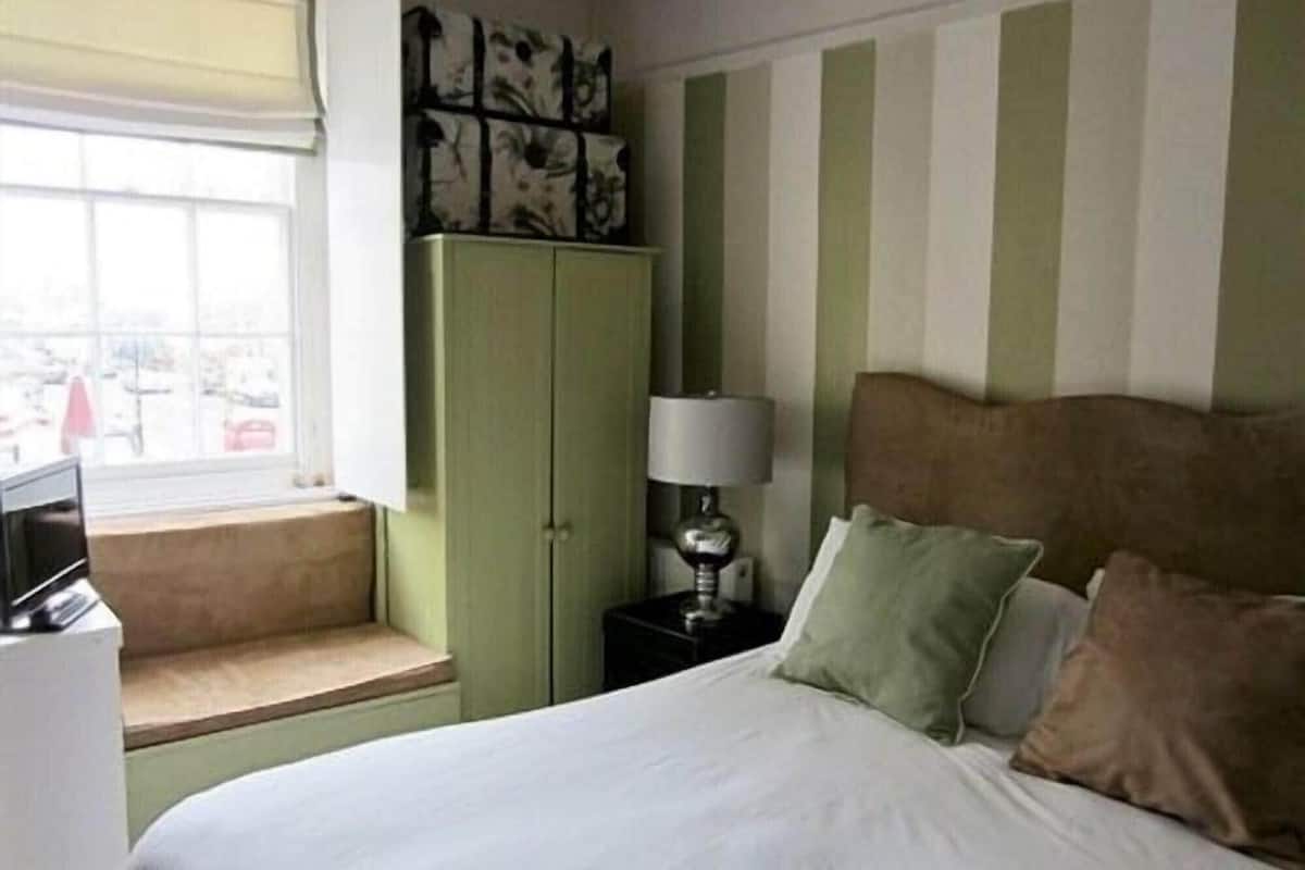 Double Room, Ensuite (Catherine)
