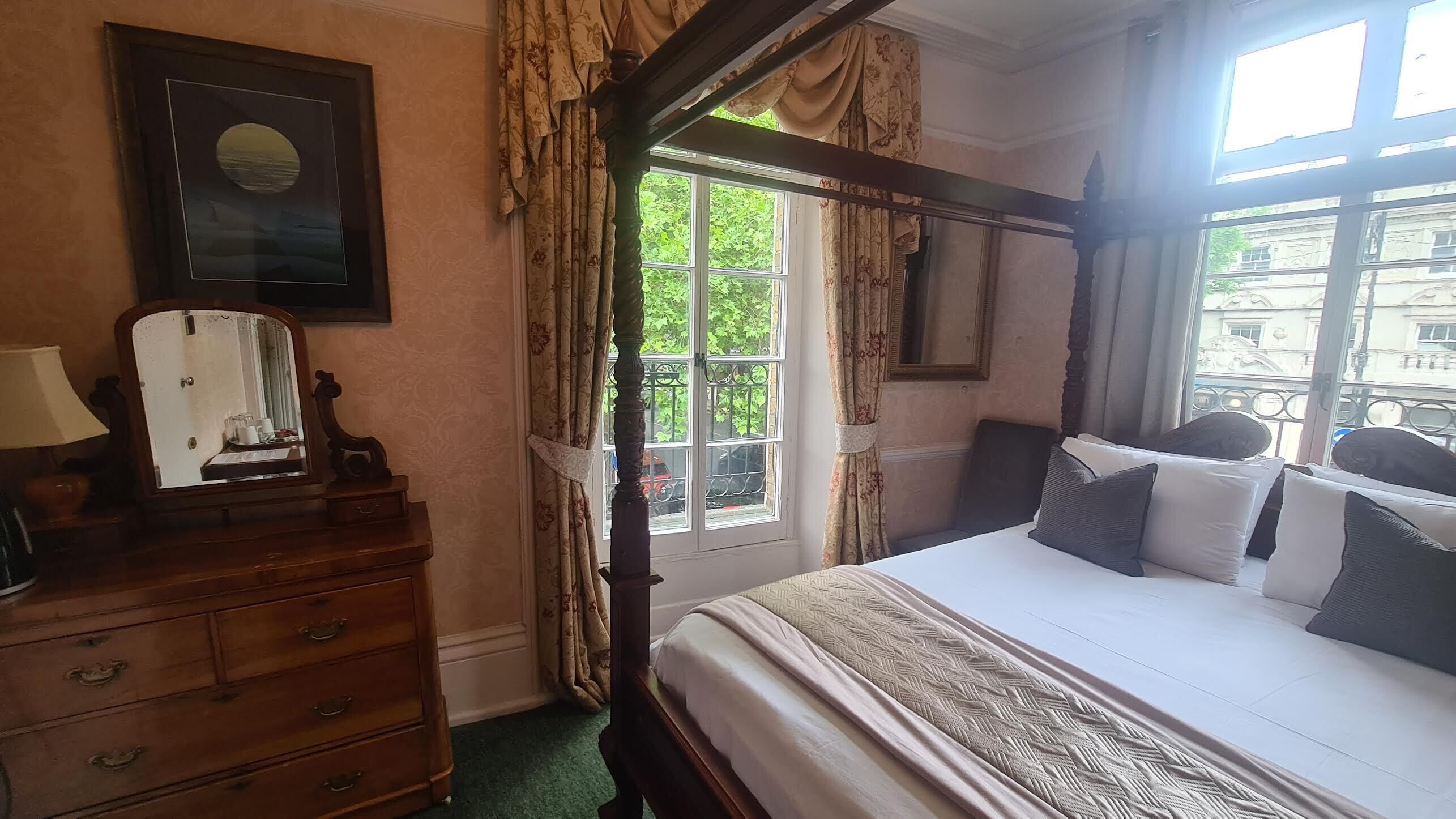 Chambre Double, salle de bains attenante (Elizabeth)