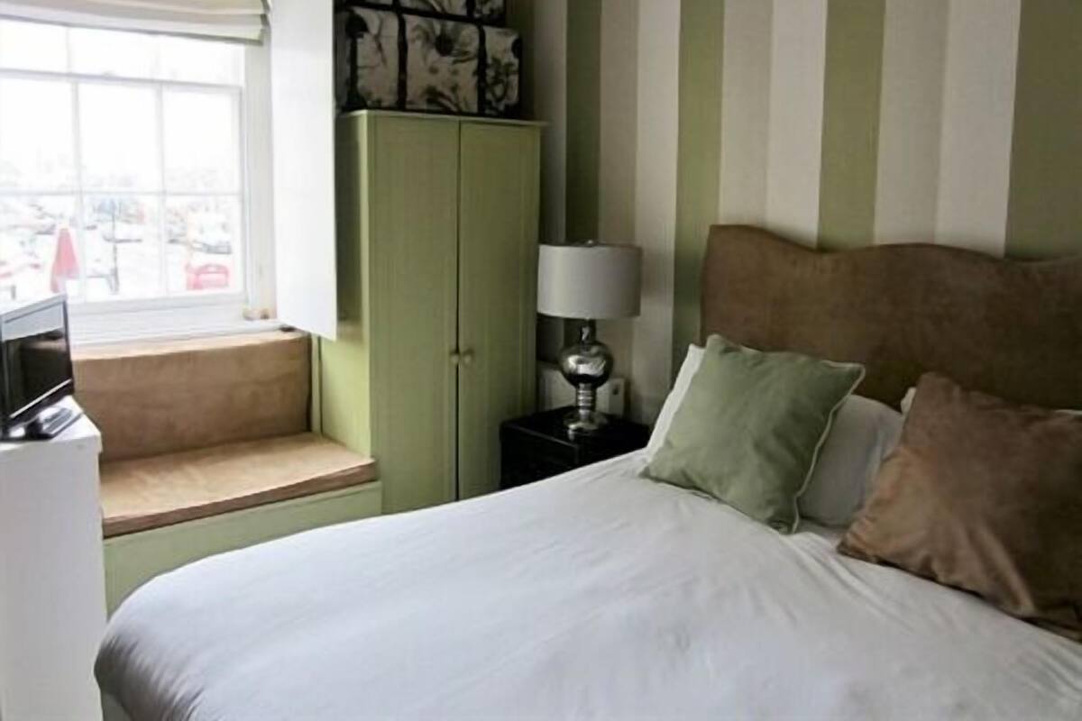 Double Room, Ensuite (Catherine) | 1 bedroom