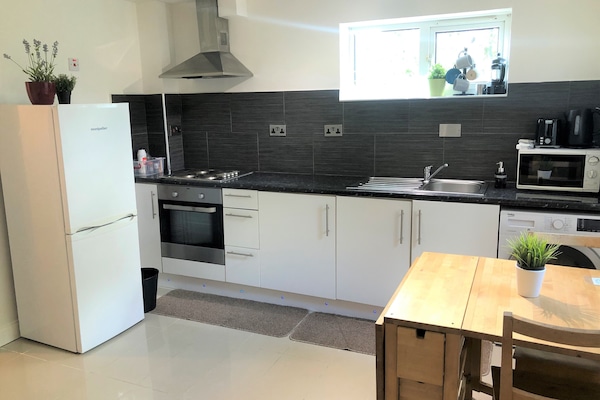 Small Two-Bedroom Apartment (Copthorne Mews, UB3 4BN) | Private kitchen