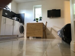 Apartamento, baño privado (Copthorne Mews Ub3 4bn   ) | Cocina privada