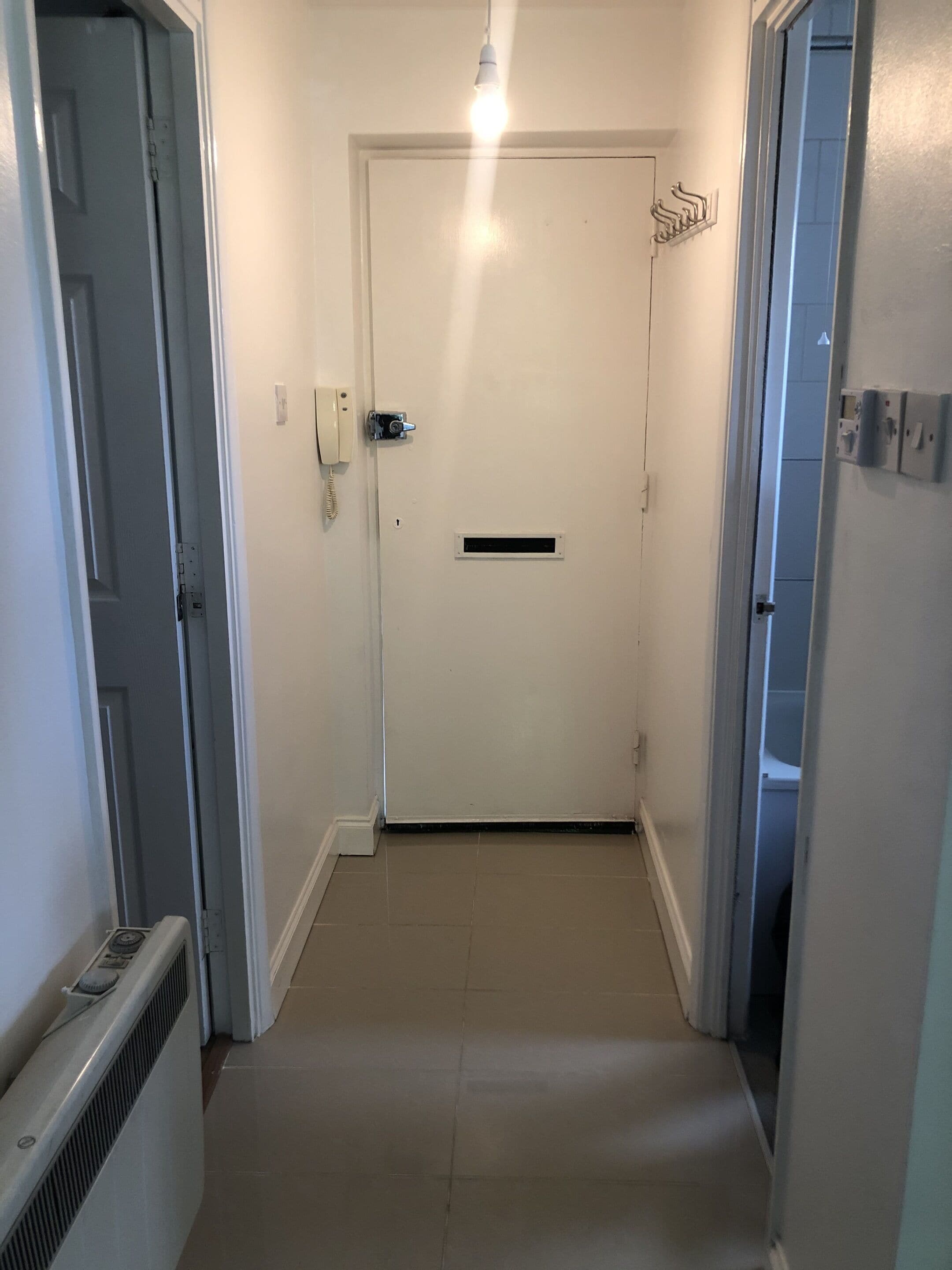 Small Two-Bedroom Apartment (Copthorne Mews, UB3 4BN) | Lobby