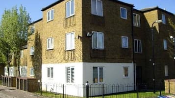 Lejlighed - eget badeværelse (Copthorne Mews Ub3 4bn ) | Udendørsområde