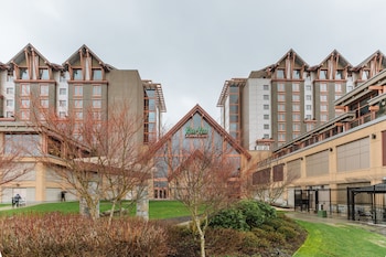 Hotel exterior and entrance at River Rock Casino Resort