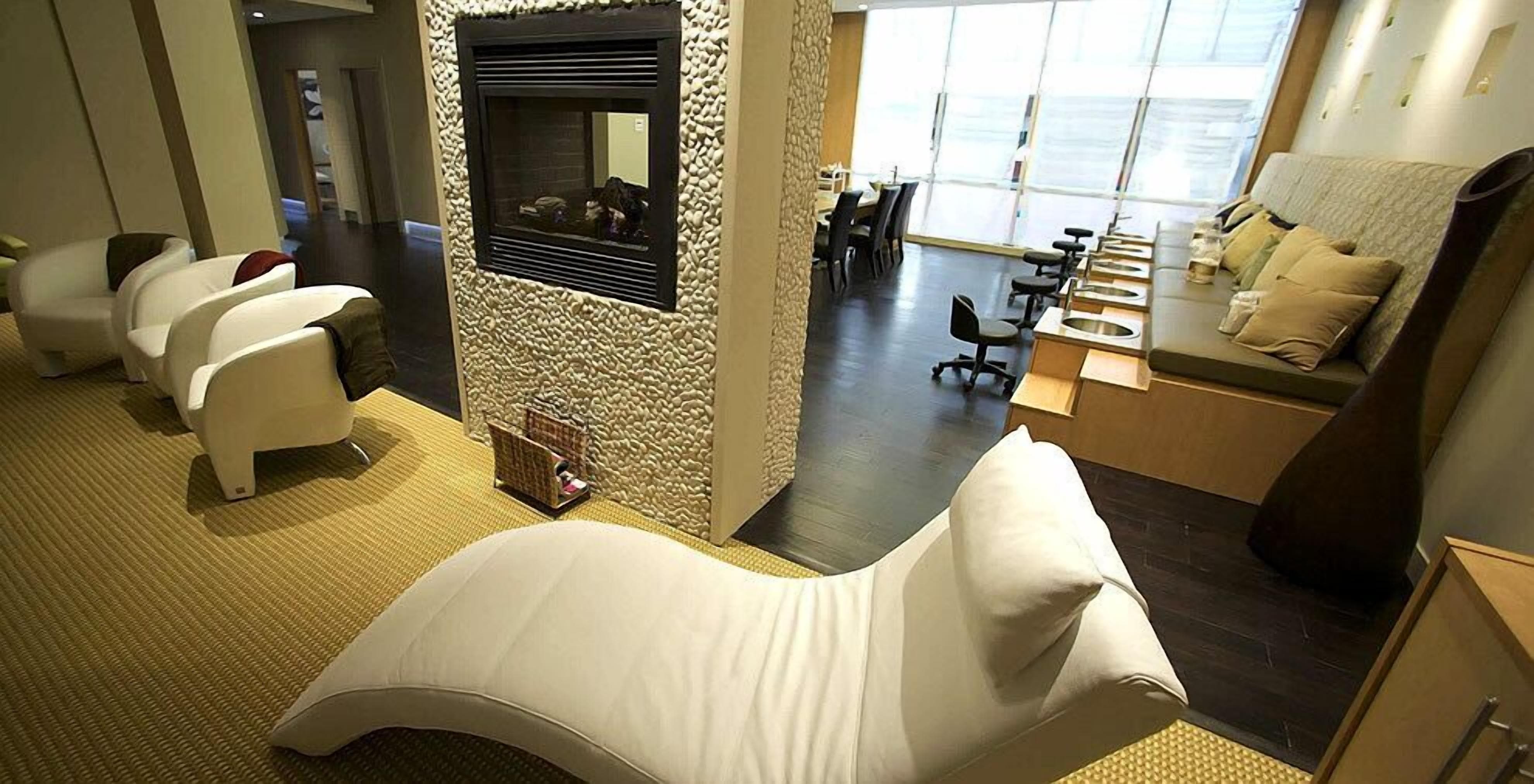 couples treatment room(s), body treatments, mud baths, hydrotherapy