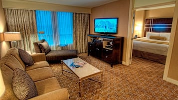 1 Bedroom Suite (Casino Tower) | Living area