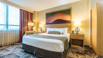 Premium bedding, in-room safe, desk, laptop workspace