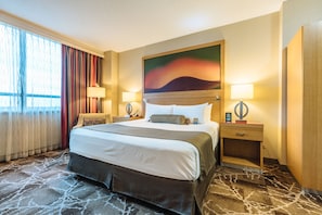 1 bedroom, premium bedding, in-room safe, desk