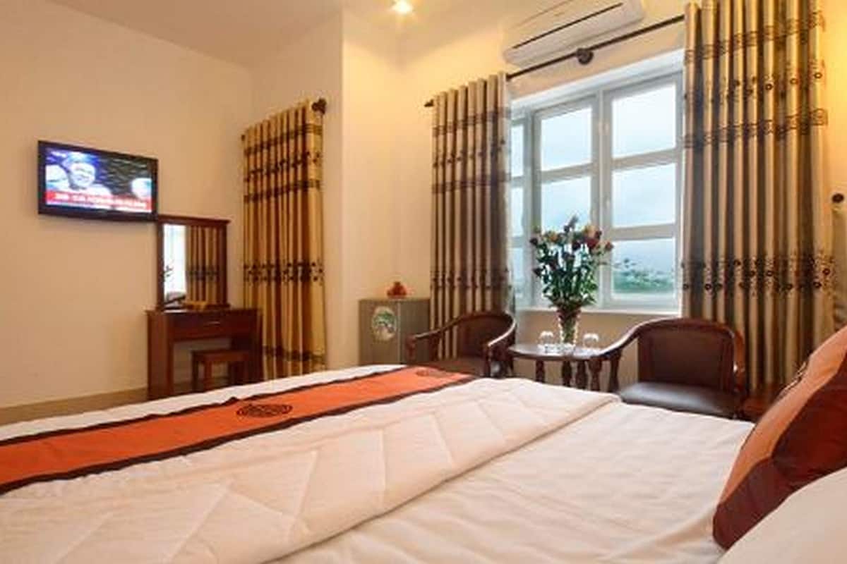 Deluxe Double Room | Minibar, in-room safe, WiFi (free), individually decorated
