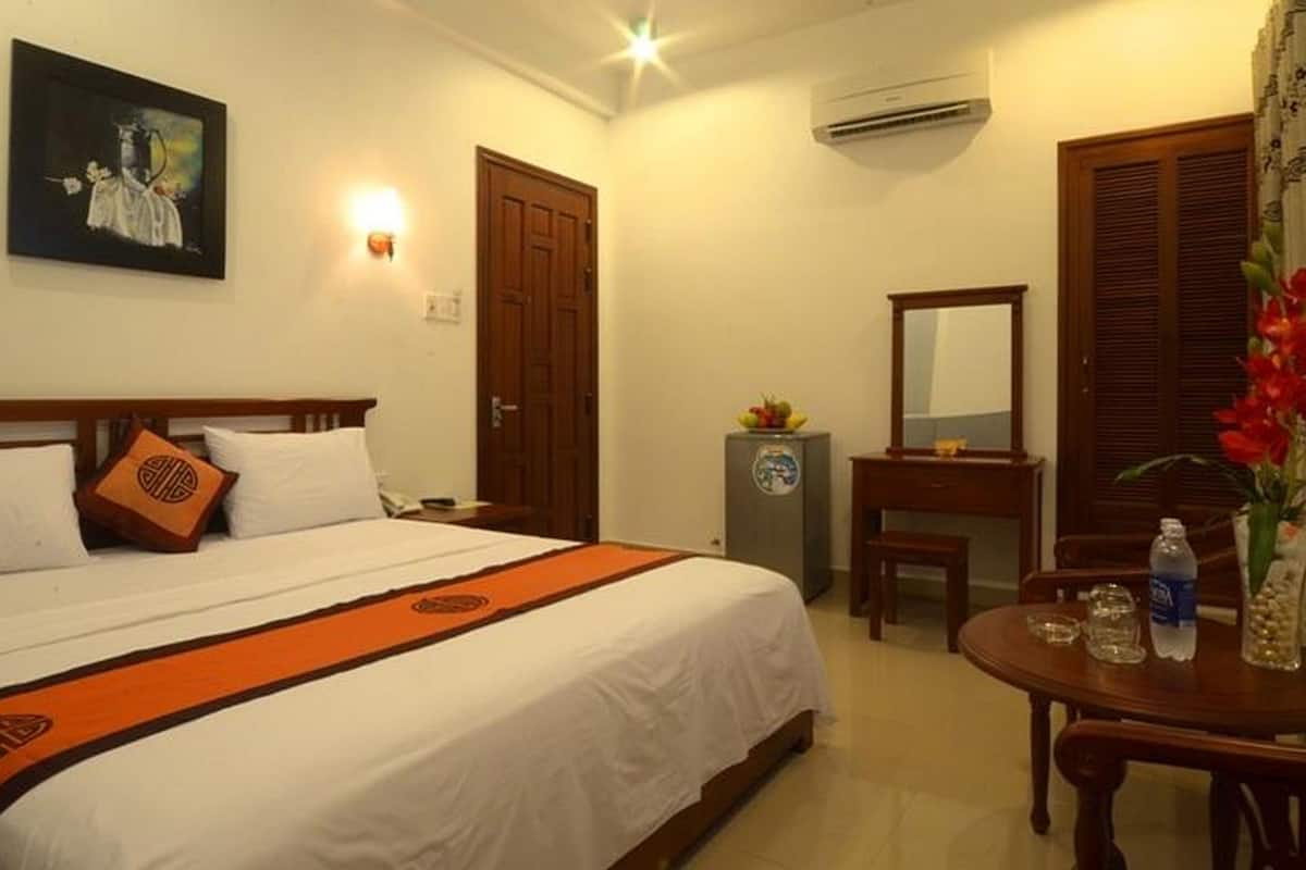 Superior Double Room | Minibar, in-room safe, WiFi (free), individually decorated