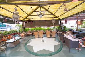 2 restaurants; breakfast, lunch, dinner and brunch served  - Hotel Kalyan (Jaipur)