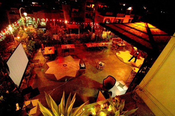 2 restaurants; breakfast, lunch, dinner, and brunch served