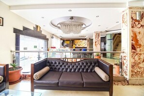 Lobby - Hotel Marble Arch (New Delhi)