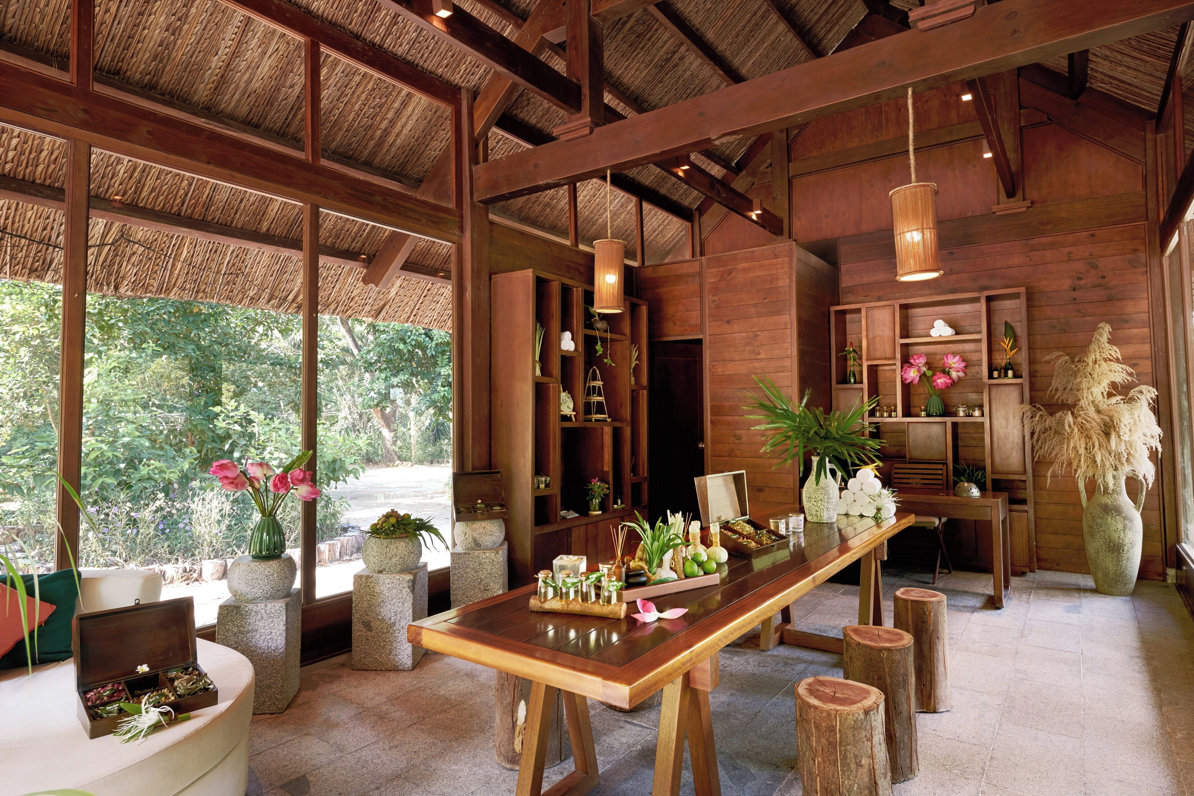 couples treatment room(s), hot tub, body treatments, aromatherapy