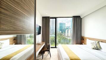 Deluxe Room | Premium bedding, pillowtop beds, minibar, in-room safe