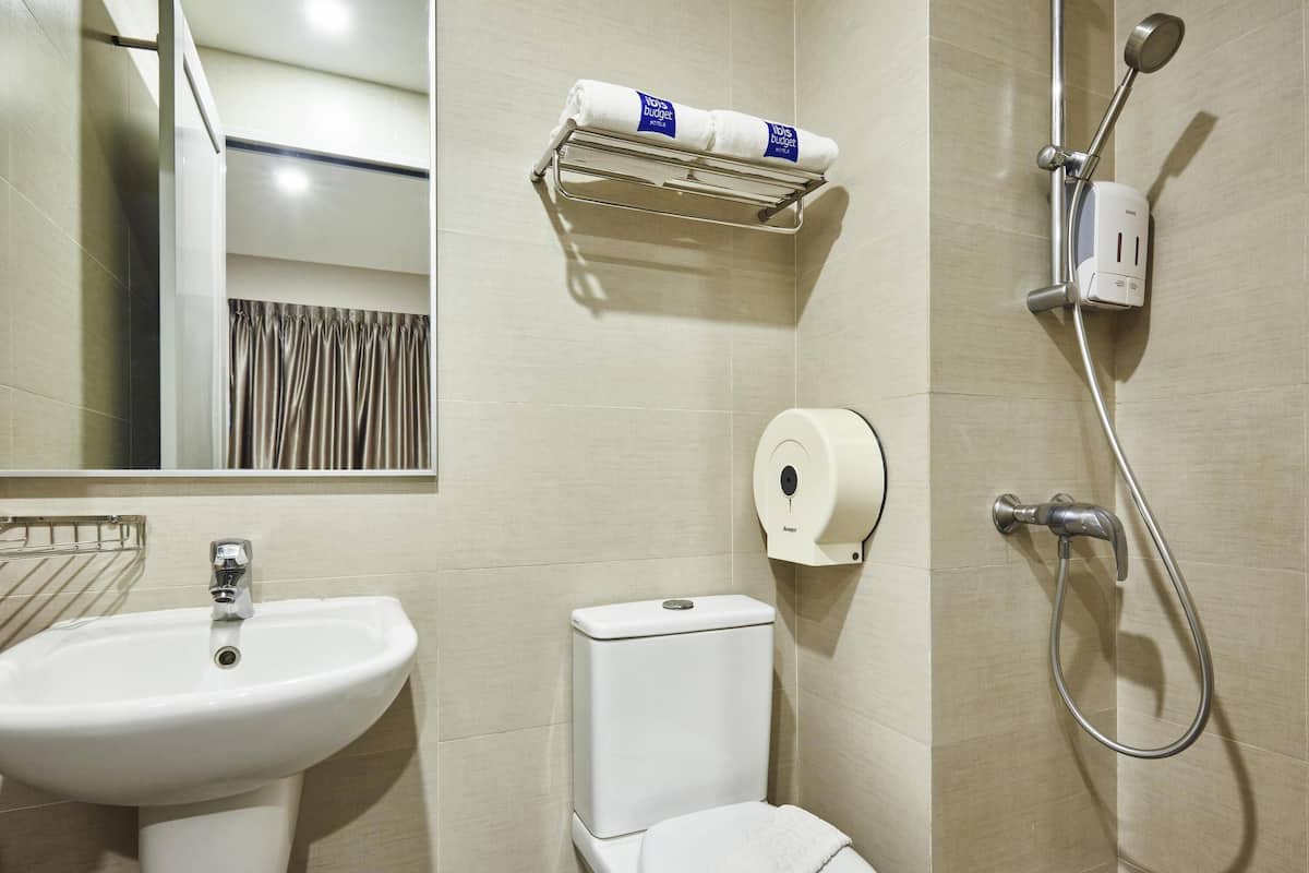 In-room safe, desk, iron/ironing board, free WiFi