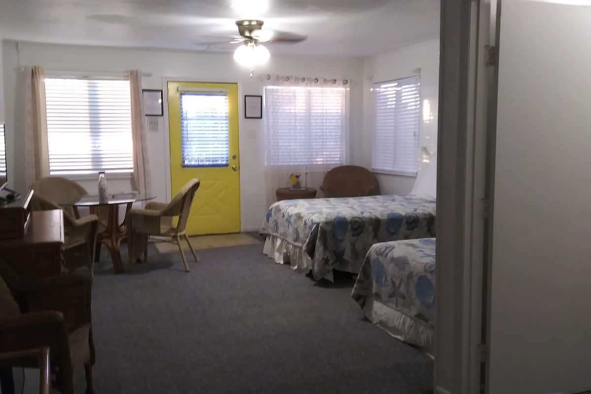 Garden View Standard Room | Iron/ironing board (on request), WiFi (free), individually decorated
