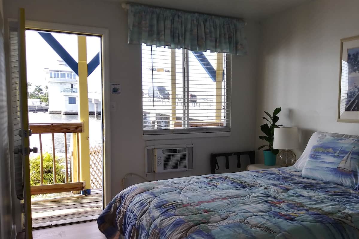 Chambre Standard, 1 grand lit, vue baie, sur l'eau | Décoration personnalisée, ameublement personnalisé