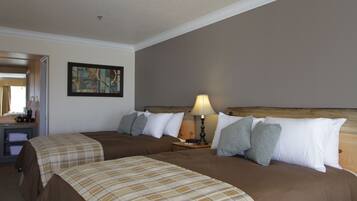 Superior-Zimmer, 2 Queen-Betten | Hochwertige Bettwaren, Pillowtop-Betten, Minibar, Verdunkelungsvorhänge