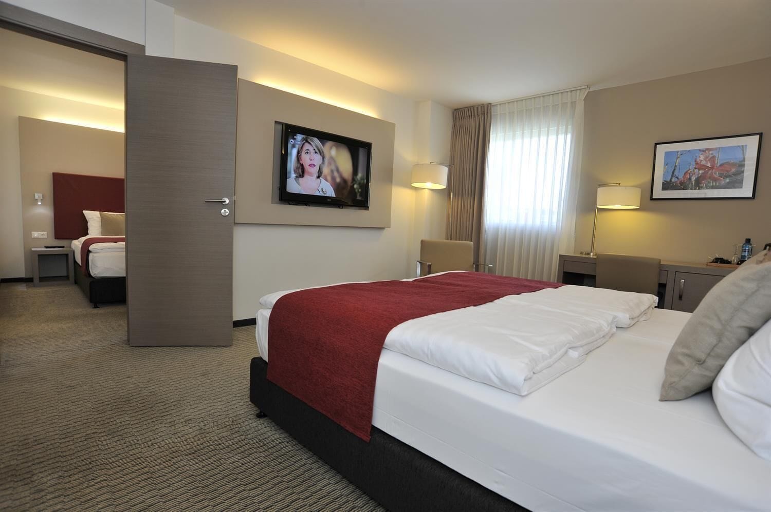 standard room, 1 king bed | hypo-allergenic bedding, pillow-top beds, minibar, in-room safe