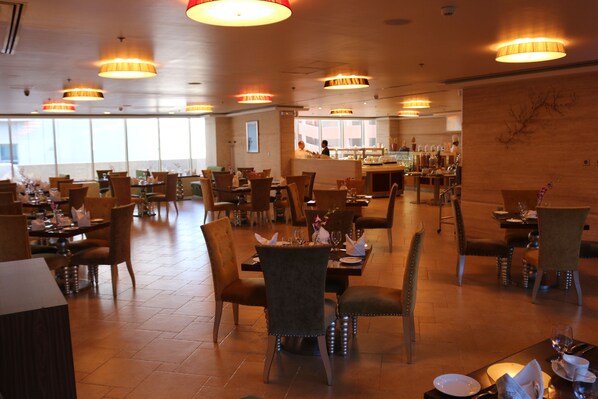 4 restaurants; breakfast, lunch, and dinner served - Elite Crystal Hotel (Manama)