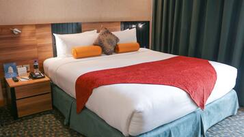 Royal-Suite, 2 Schlafzimmer, Kochnische | 1 Schlafzimmer, hochwertige Bettwaren, Zimmersafe, Schreibtisch