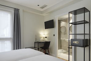 12 bedrooms, down duvets, minibar, in-room safe - Hotel Arrizul Beach (San Sebastián)