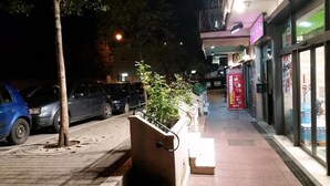 المنطقة المحيطة بالمنشأة