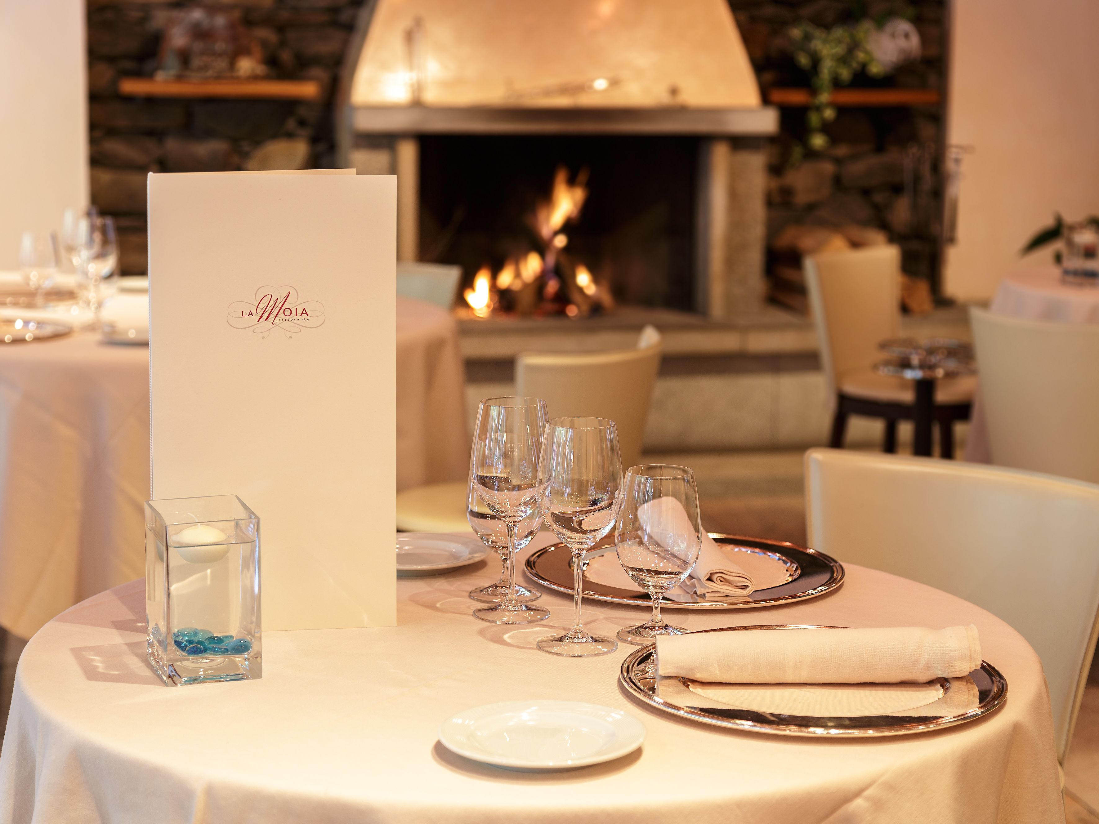 lunch and dinner served, al fresco dining