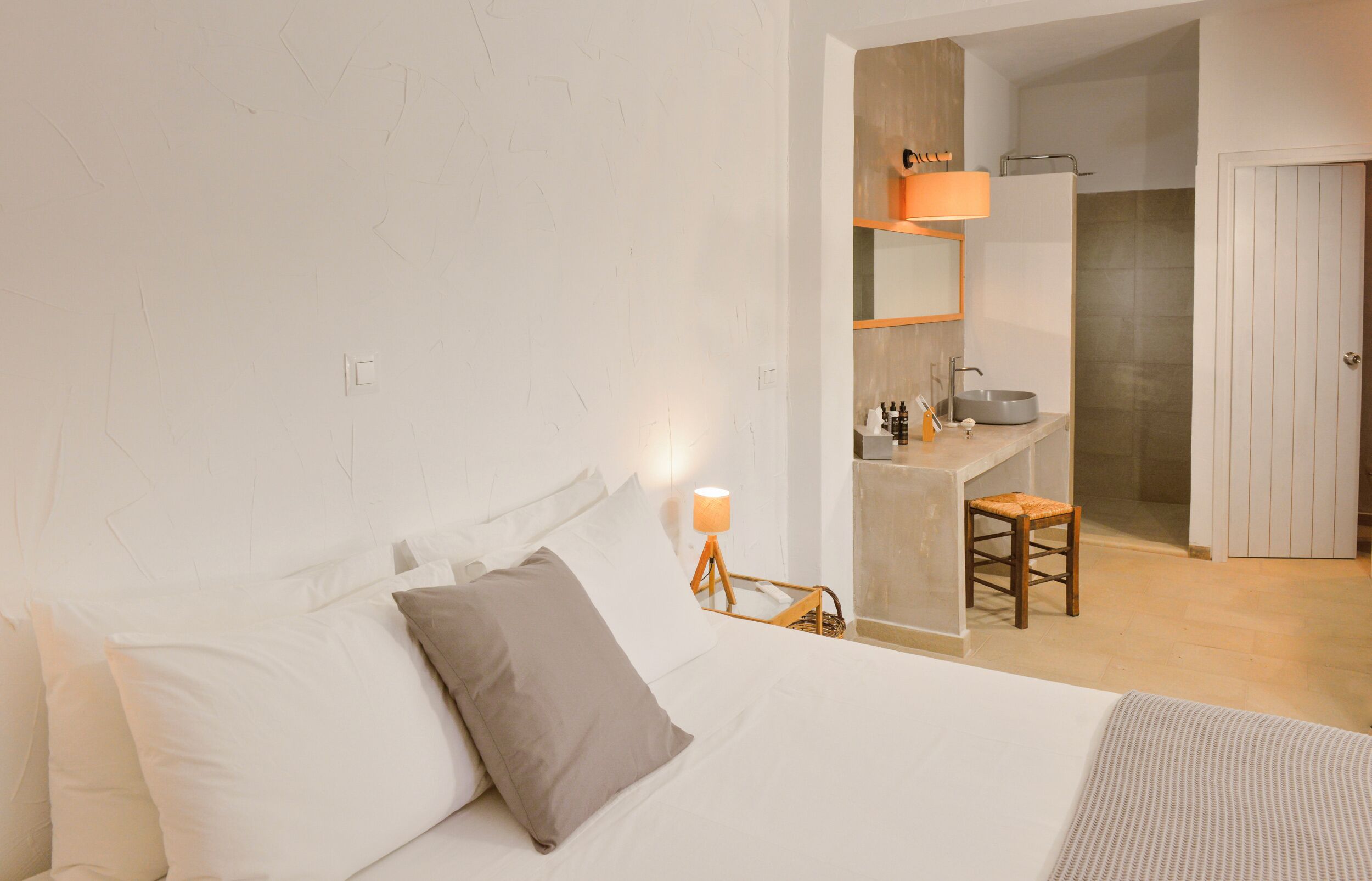 junior suite | 1 bedroom, down duvets, minibar, in-room safe