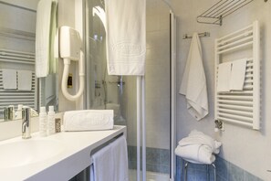 Hair dryer, bidet, towels - Comano Cattoni Holiday (Comano Terme)