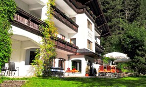 Property grounds - Hotel Alpenhaus Evianquelle (Bad Gastein)
