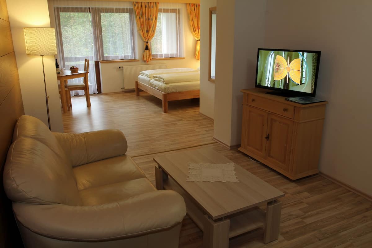 Kamar Double Comfort | Seprai premium, brankas, tempat tidur lipat/tambahan, dan Wi-Fi gratis