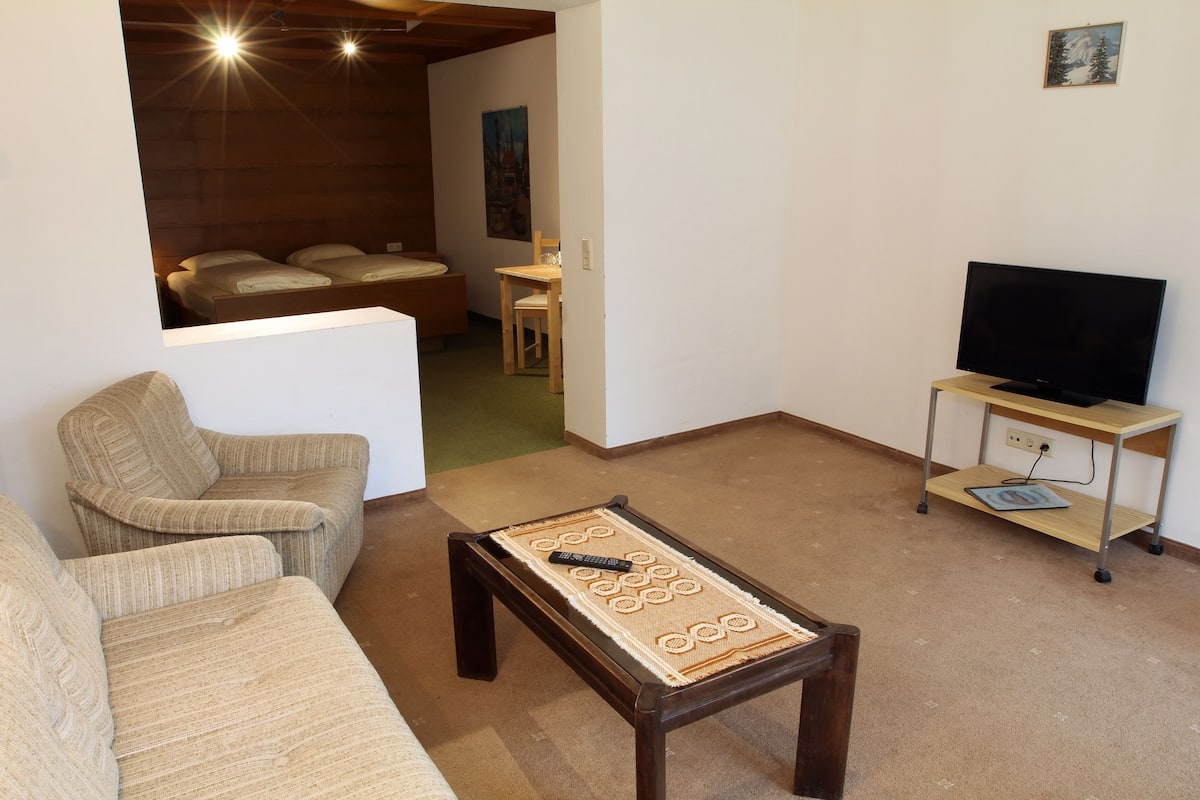 Kamar Double Standar | Seprai premium, brankas, tempat tidur lipat/tambahan, dan Wi-Fi gratis