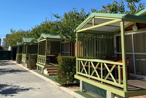 Two Bedroom Bungalow for 5 people | Individually decorated, individually furnished, desk, iron/ironing board - Camping Armanello (Benidorm)