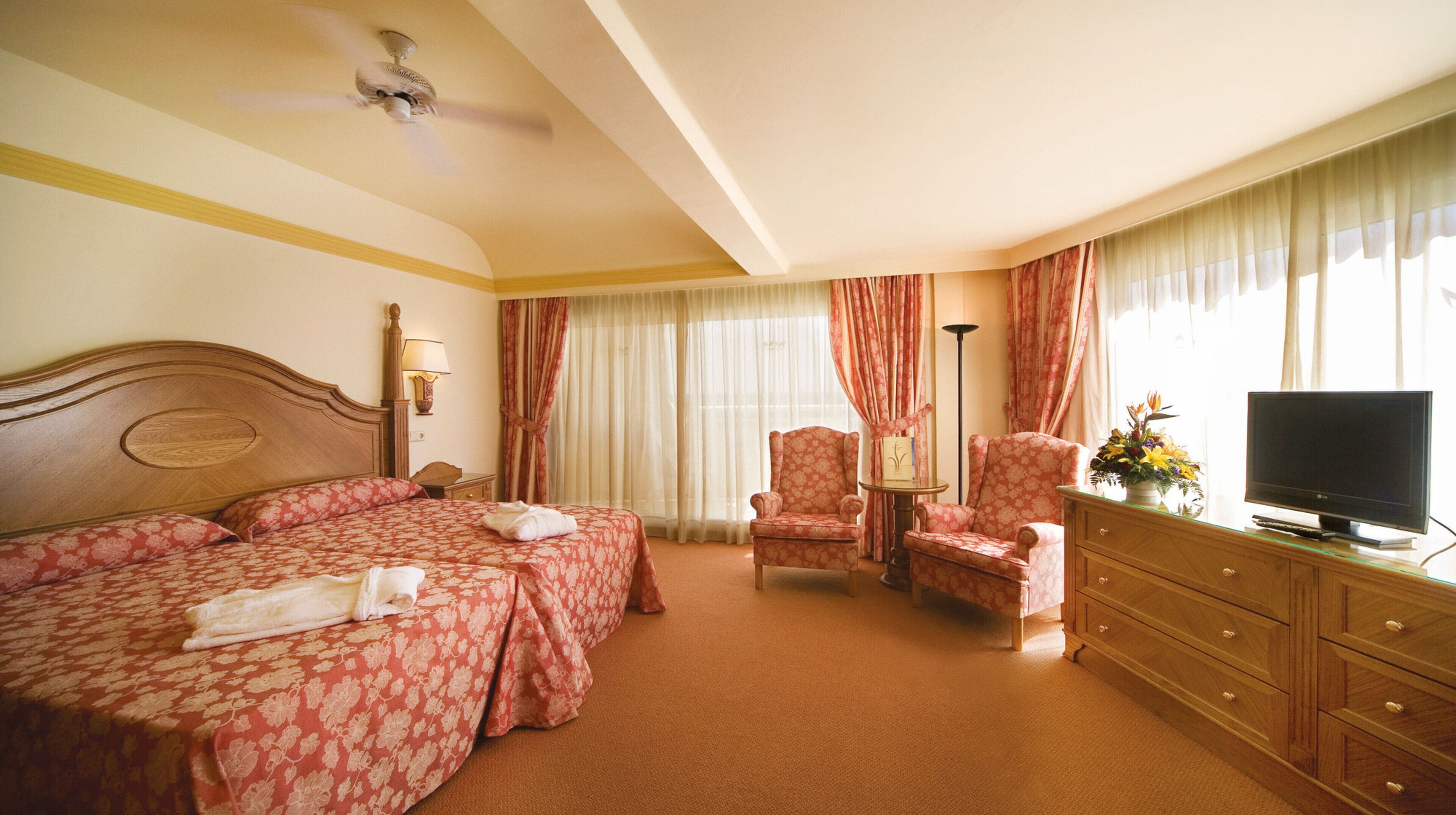 junior suite, sea view (grand terrace) | free wifi, bed sheets