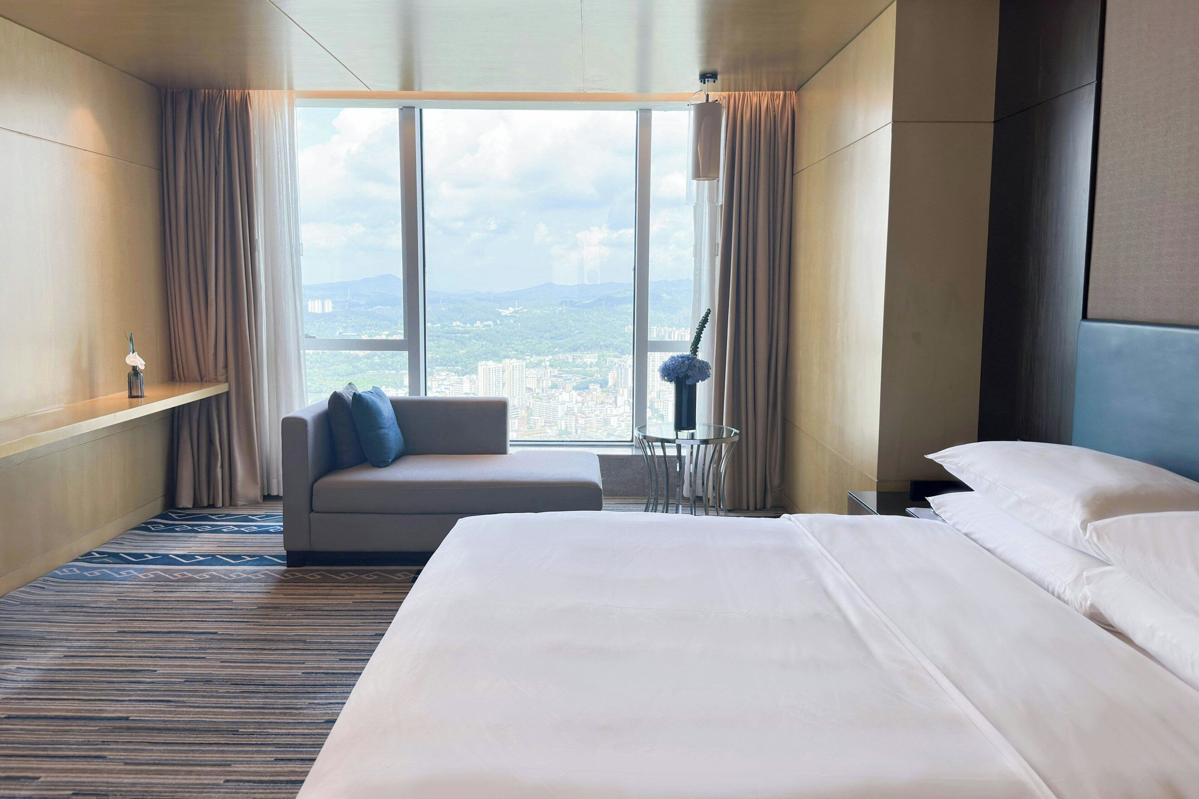 1 bedroom, down duvets, minibar, in-room safe