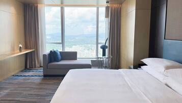 1 bedroom, down duvets, minibar, in-room safe