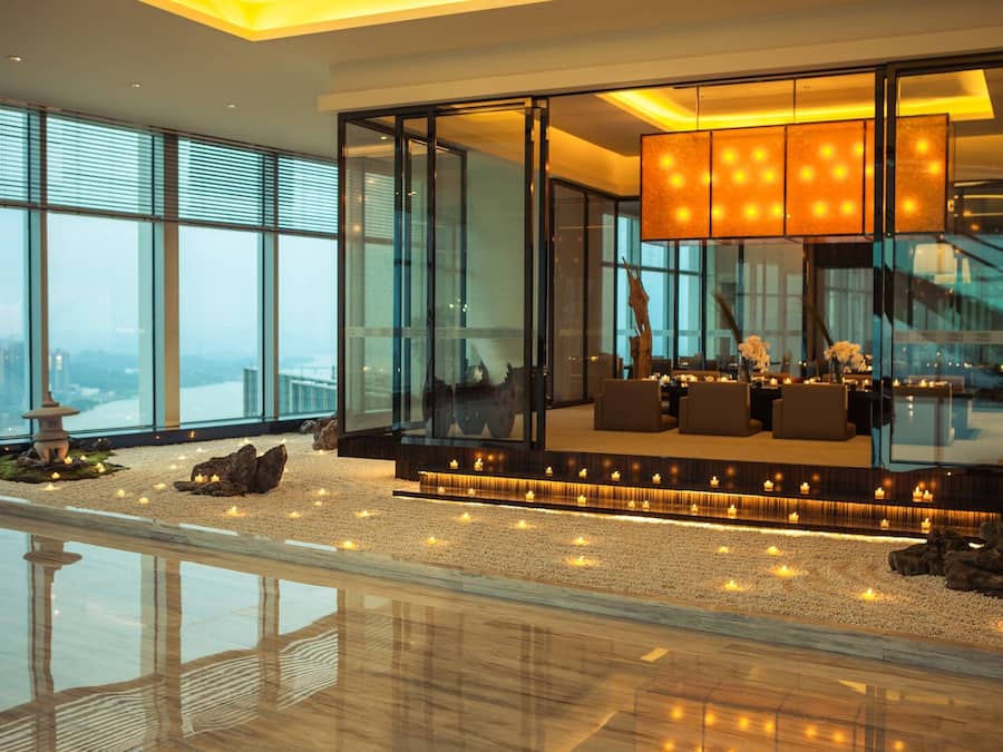 3 restaurants, breakfast, lunch, dinner served; Chinese cuisine