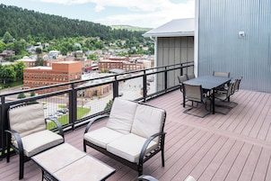 Suite, 1 King Bed with Sofa bed | In-room safe, desk, blackout drapes, iron/ironing board