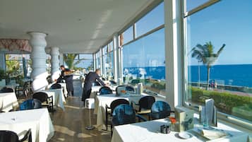 3 Restaurants, Frühstück, Mittagessen, Abendessen, Fusionsküche