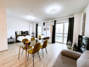 Appartement (40m2) | Luxe beddengoed, een kluis op de kamer, geluiddichte muren