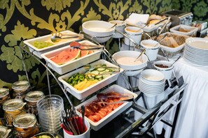 Daily buffet breakfast (CZK 199 per person)