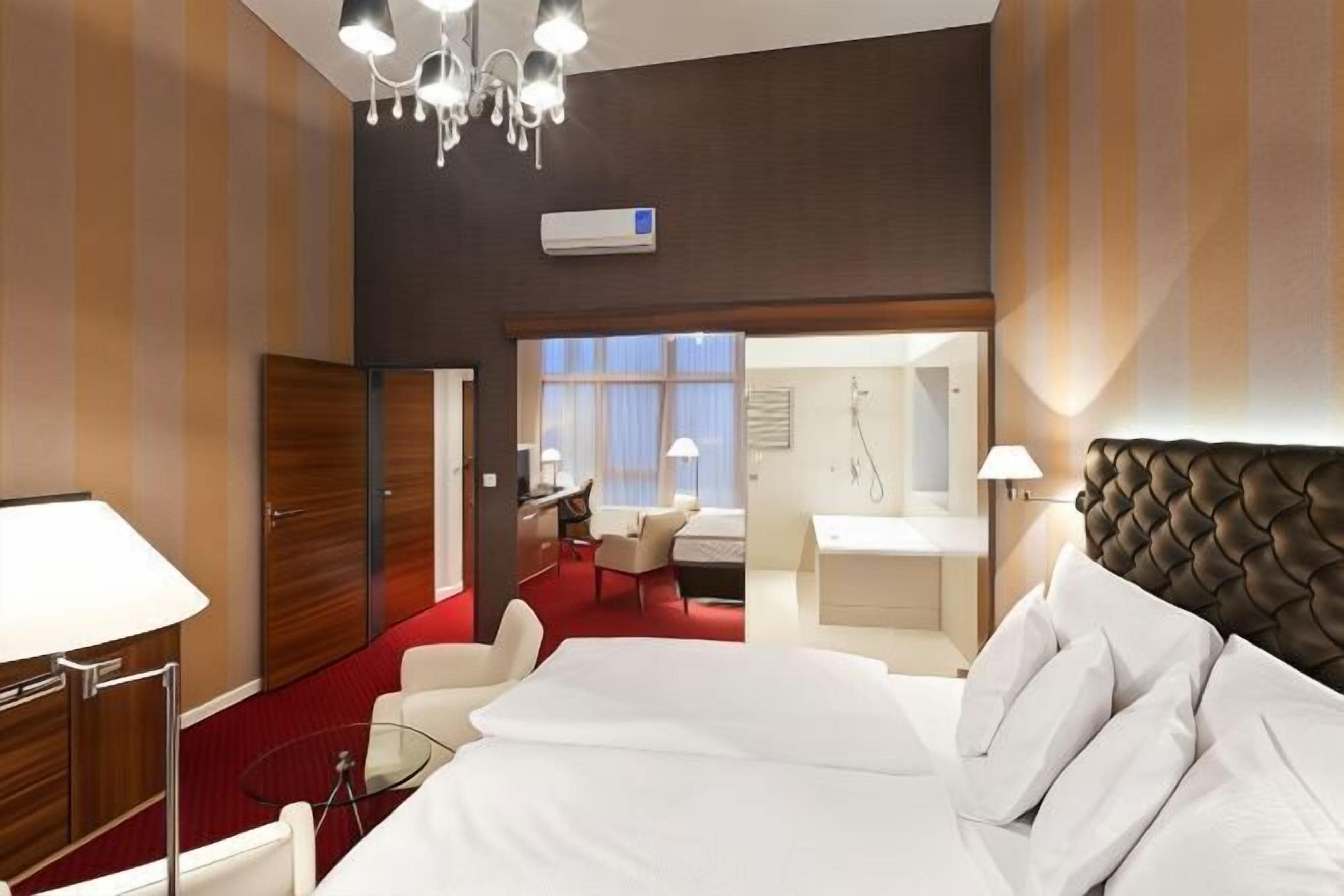 Literie de qualité supérieure, minibar, coffres-forts dans les chambres