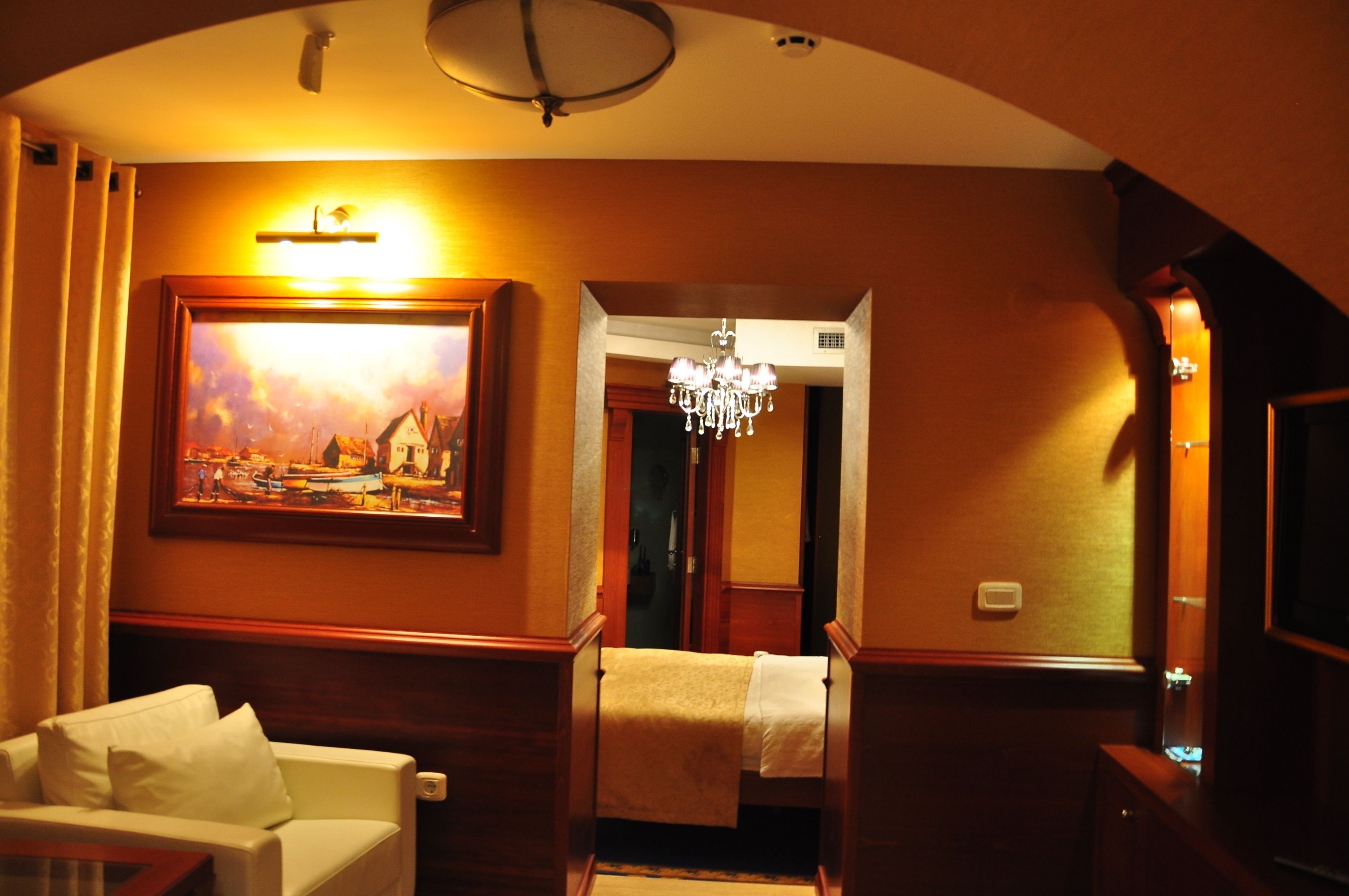 deluxe double room, sea view | living area | 32-inch tv with satellite channels